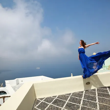 360 Blue Fira (Santorini)