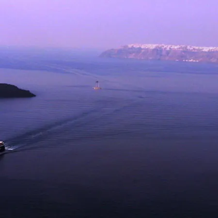 360 Blue Fira (Santorini)